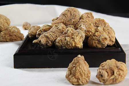 استخراج ماکا 0.6 درصد می تواند انرژی، تعادل هورمونی و حیات کلی را تقویت کند.